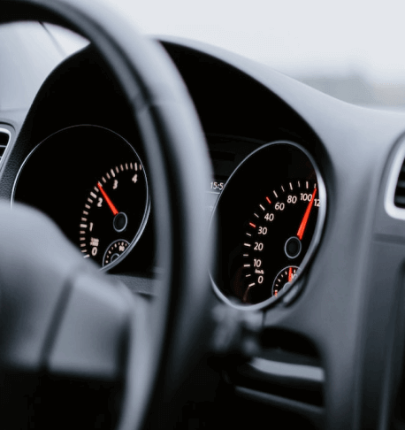 Plano del velocímetro de un automóvil